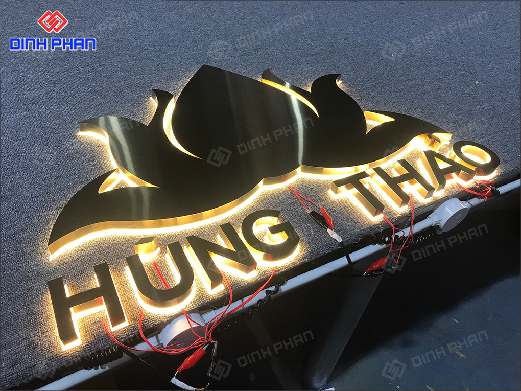 Bảng hiệu chữ nổi tại Buôn Ma Thuột