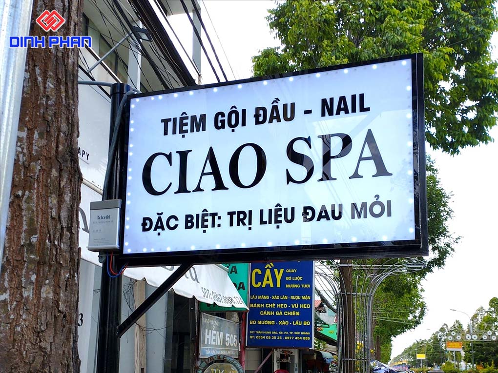 Bảng hiệu đứng tiệm làm đẹp tại Đắk Lắk