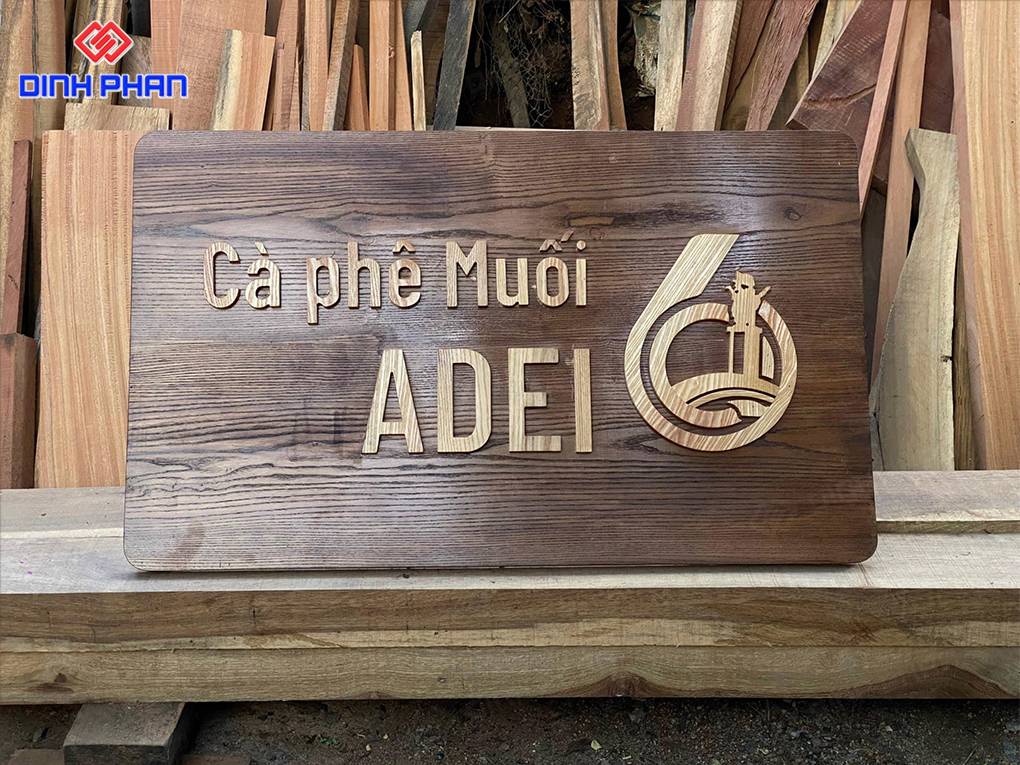 Bảng hiệu gỗ quán cà phê Buôn Ma Thuột