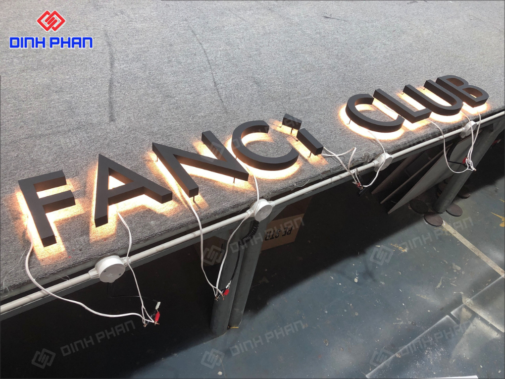 Bộ chữ inox cho bảng hiệu Fanci Club tại Buôn Ma Thuột