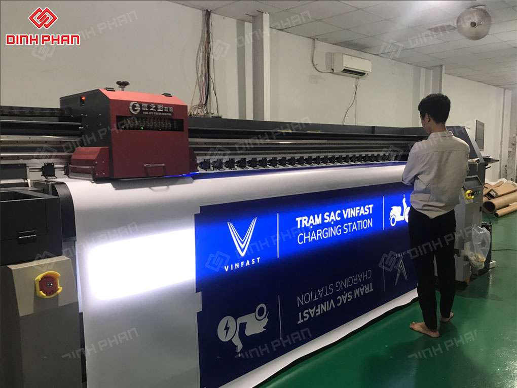 In UV ấn phẩm VinFast tại Buôn Ma Thuột