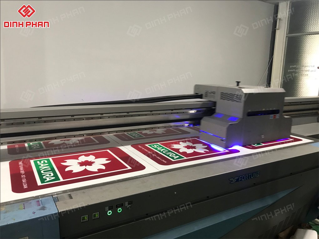 In UV hộp đèn Sakura tại Buôn Ma Thuột