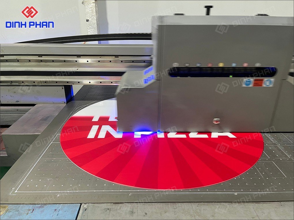 In UV logo bảng hiệu tại Đắk Lắk