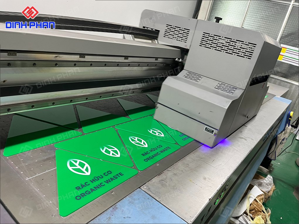 In UV bảng hướng dẫn tại Đắk Lắk