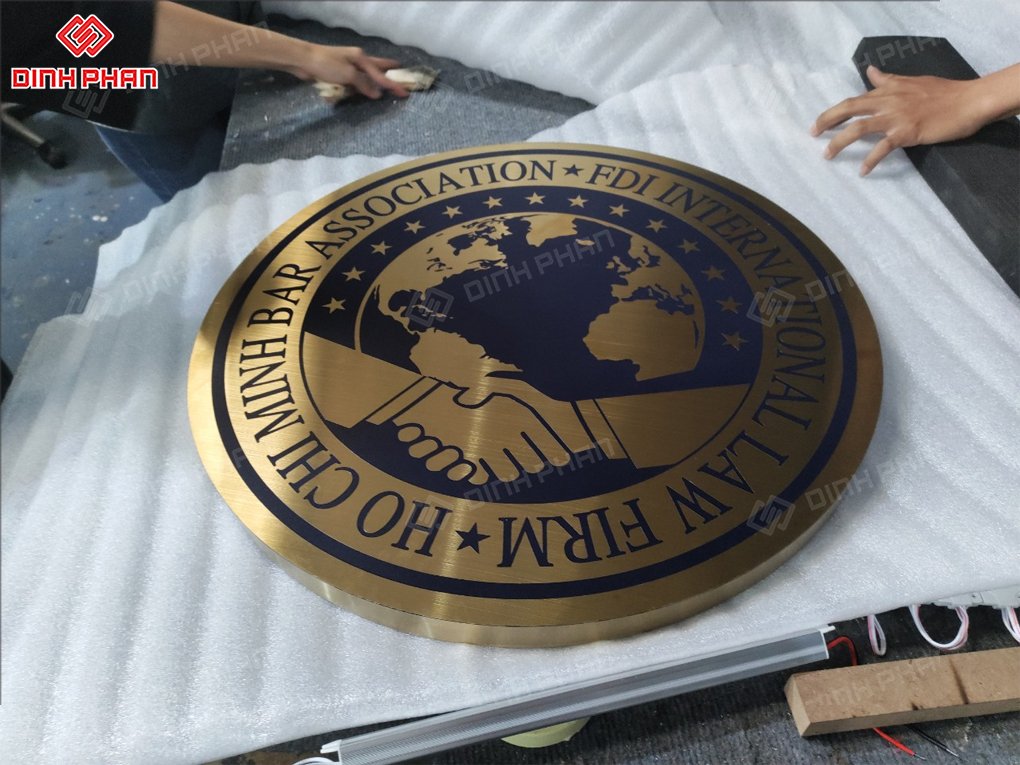 In UV logo lên mặt kim loại tại Đắk Lắk