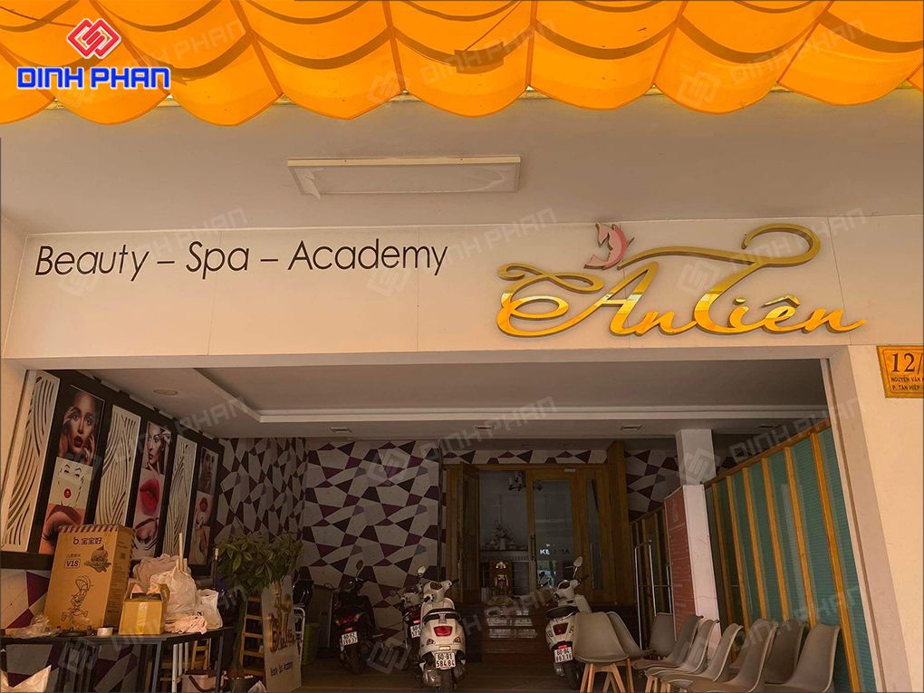 Bảng hiệu spa tại Buôn Ma Thuột