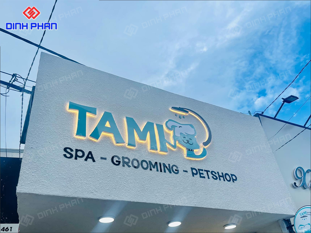 Bảng hiệu spa tại Buôn Ma Thuột