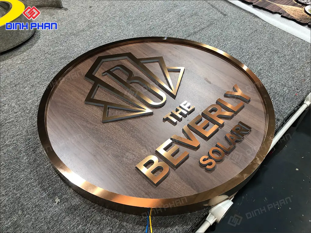 Làm bảng hiệu gỗ BMT