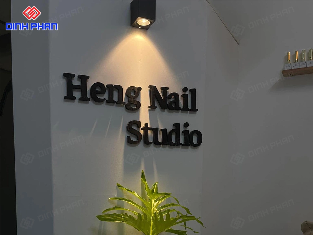 Làm bảng hiệu gỗ BMT