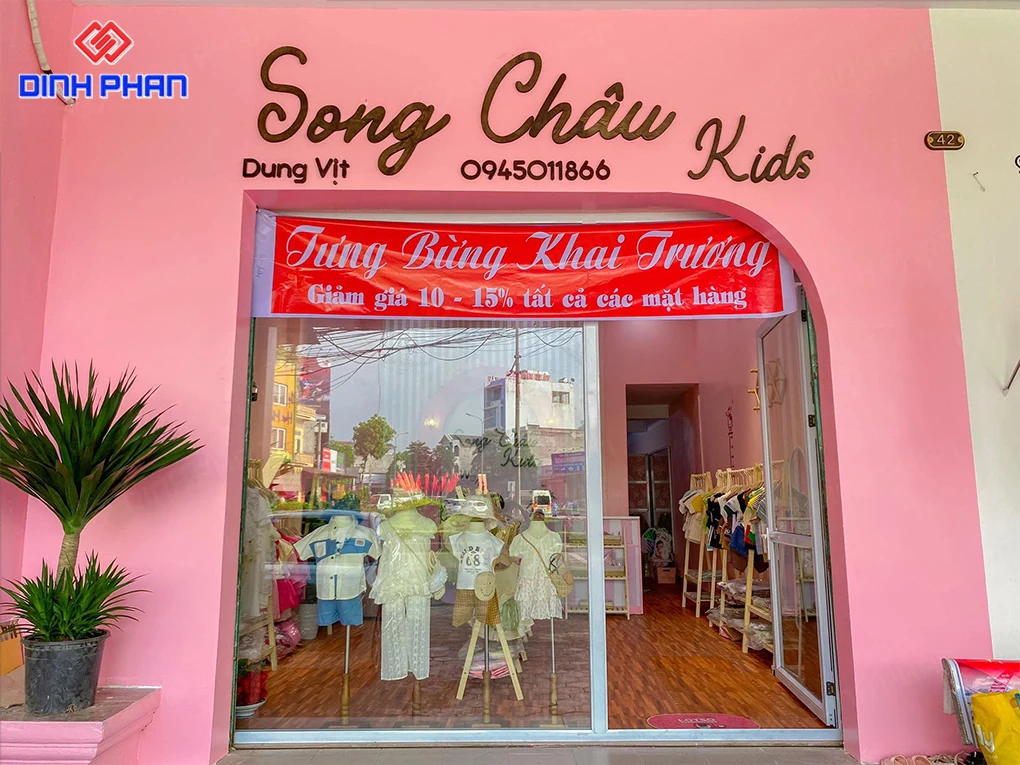 Làm bảng hiệu gỗ BMT
