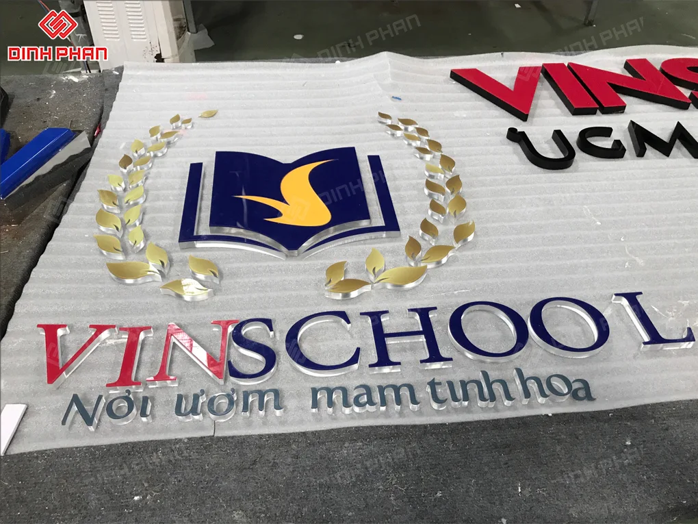 Làm bảng hiệu mica BMT