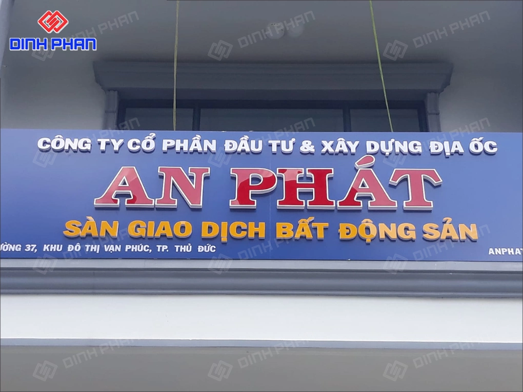 Làm bảng hiệu mica BMT