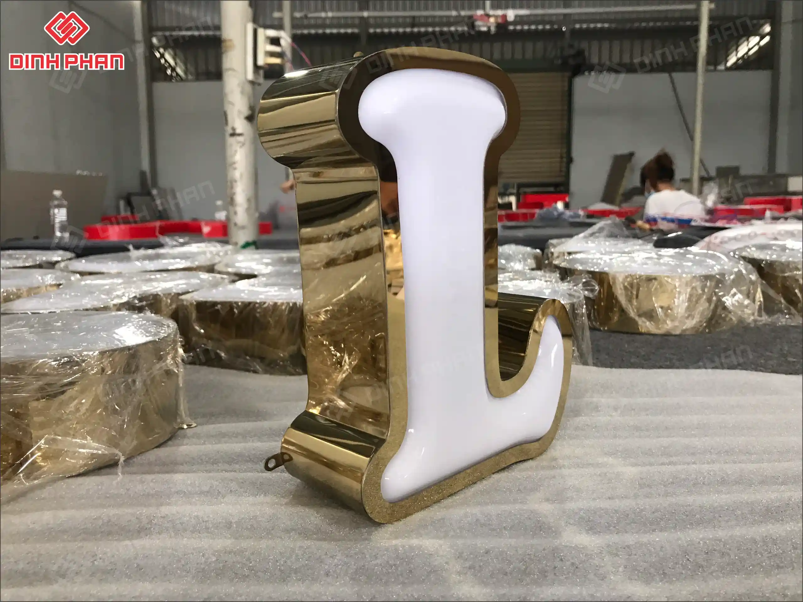 Thi công bảng hiệu chữ nổi inox tại Đắk Lăk