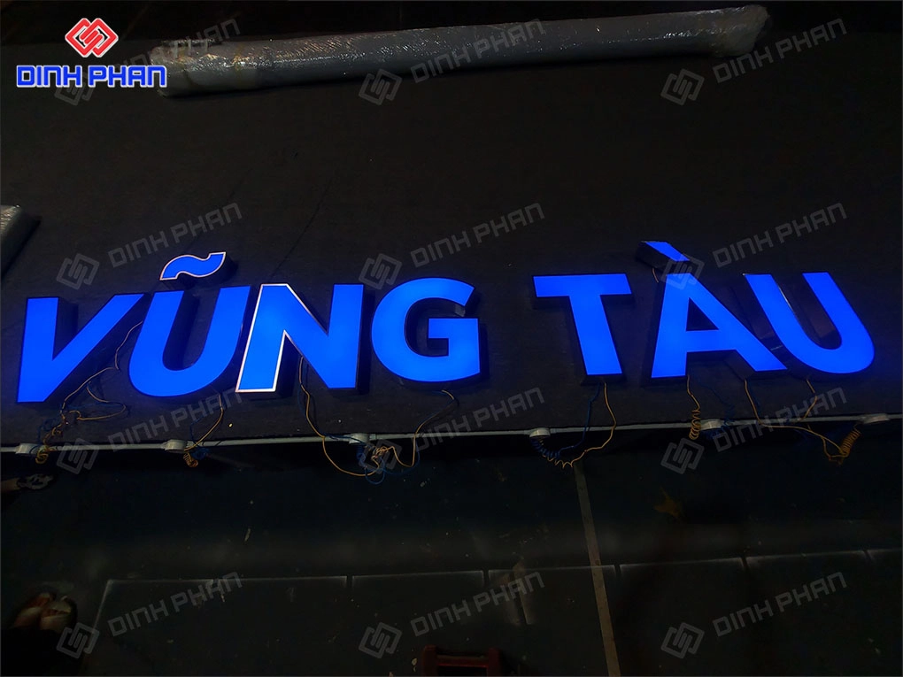 Thi công bảng hiệu chữ nổi inox tại Đắk Lăk