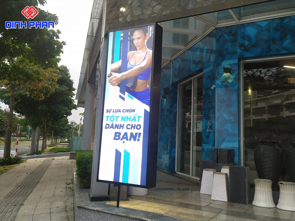 Làm bảng hiệu đèn led BMT