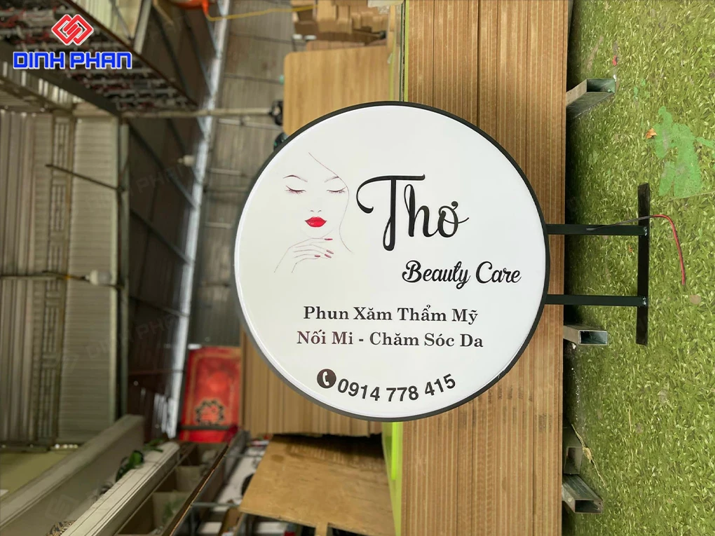 Làm bảng hiệu hộp đèn BMT