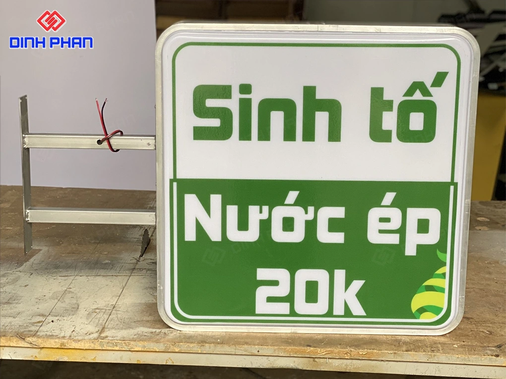 Làm bảng hiệu hộp đèn BMT