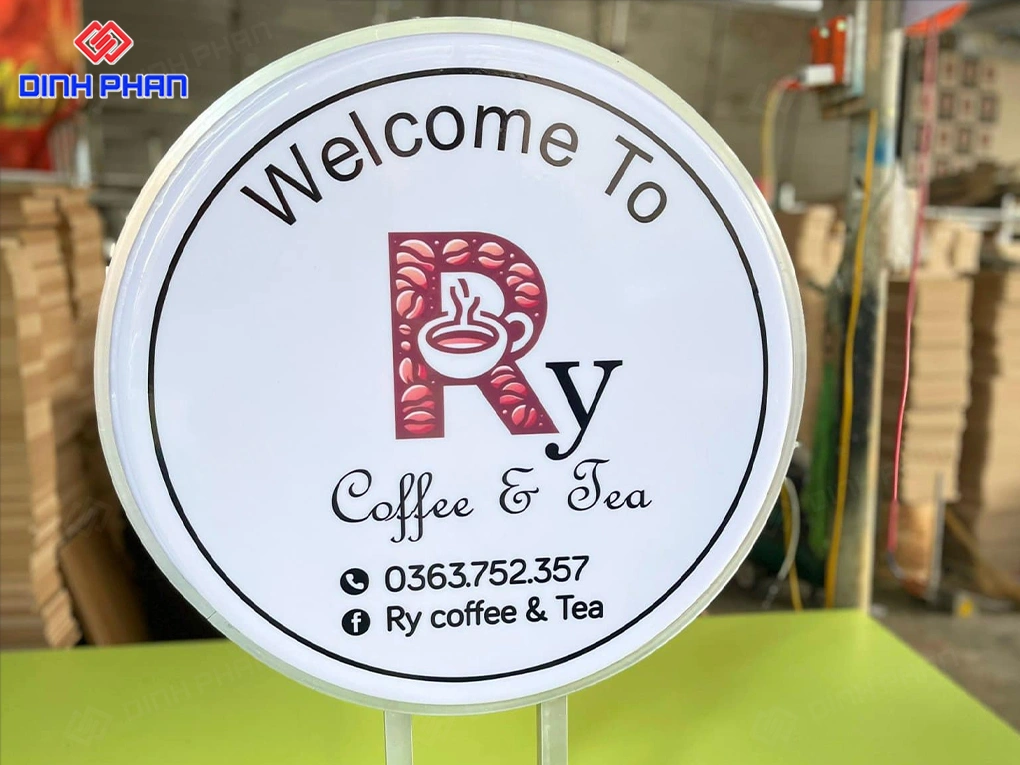 Làm bảng hiệu hộp đèn BMT