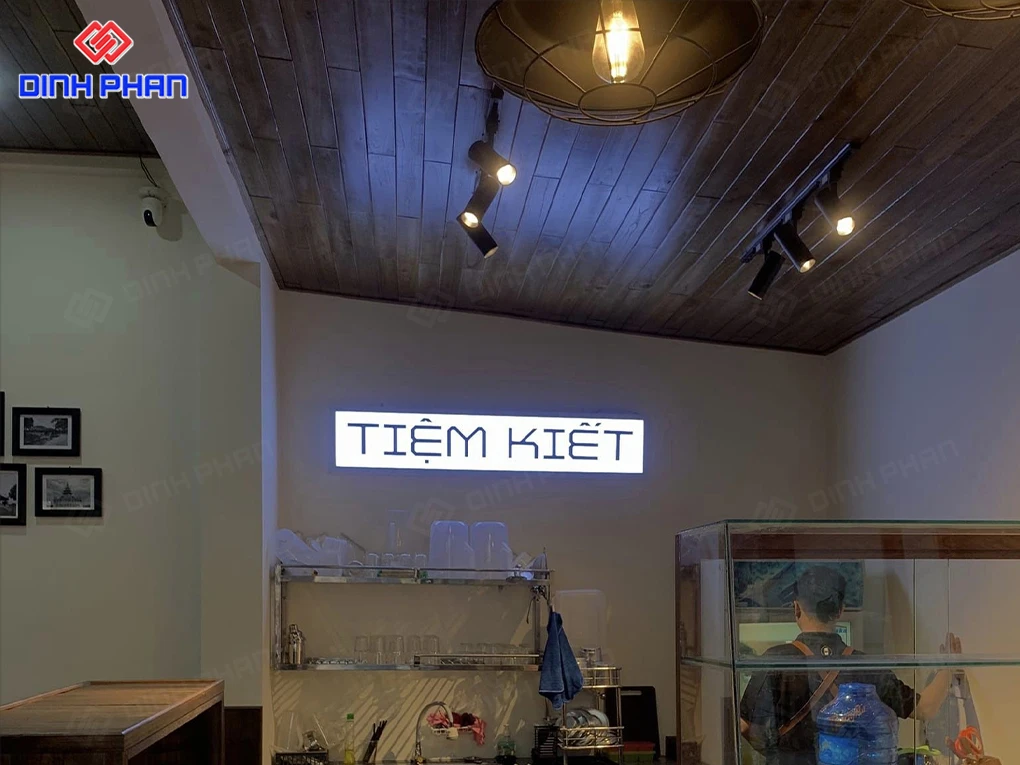 Bảng hiệu trà sữa Daklak