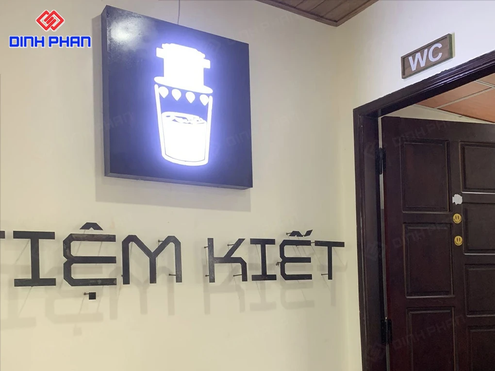 Bảng hiệu trà sữa Daklak