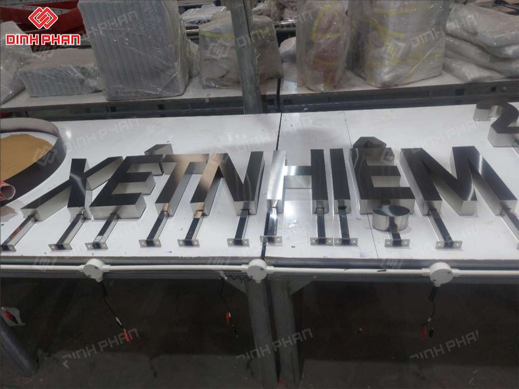 Làm bảng hiệu chữ inox BMT theo yêu cầu, giá rẻ Làm bảng hiệu chữ inox BMT