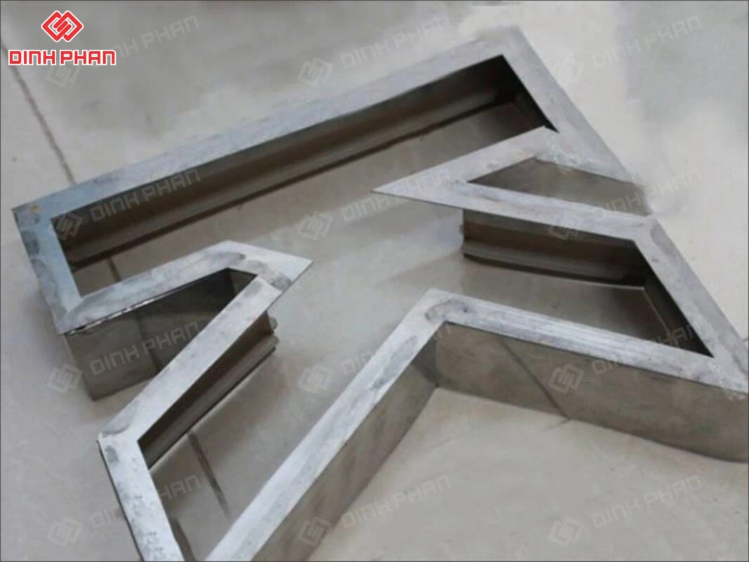 Làm chữ Tole Daklak