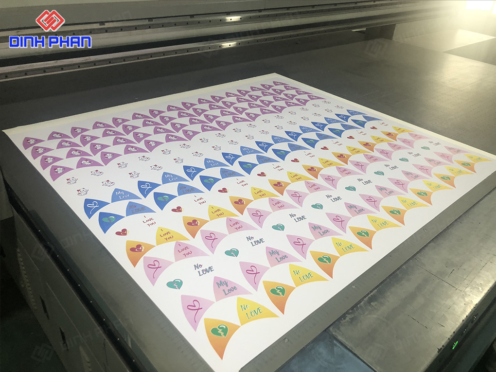 In UV mica Gia Lai màu đẹp, giá tốt, mọi kiểu dáng Đồ trang trí sự kiện