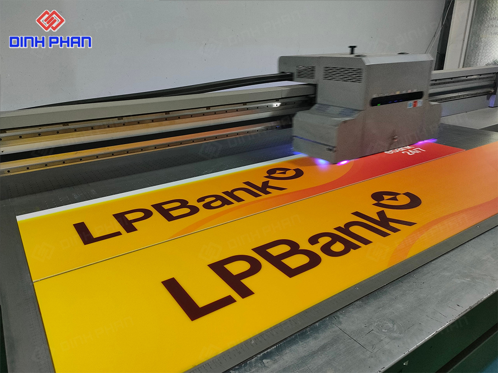In UV mica Gia Lai màu đẹp, giá tốt, mọi kiểu dáng In UV bảng hiệu