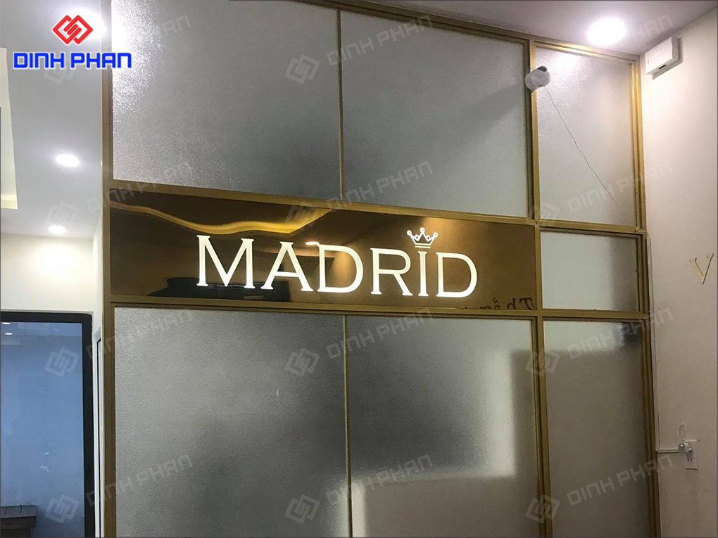 Dịch vụ gia công bảng hiệu BMT giá rẻ, uy tín Gia công bảng hiệu BMT