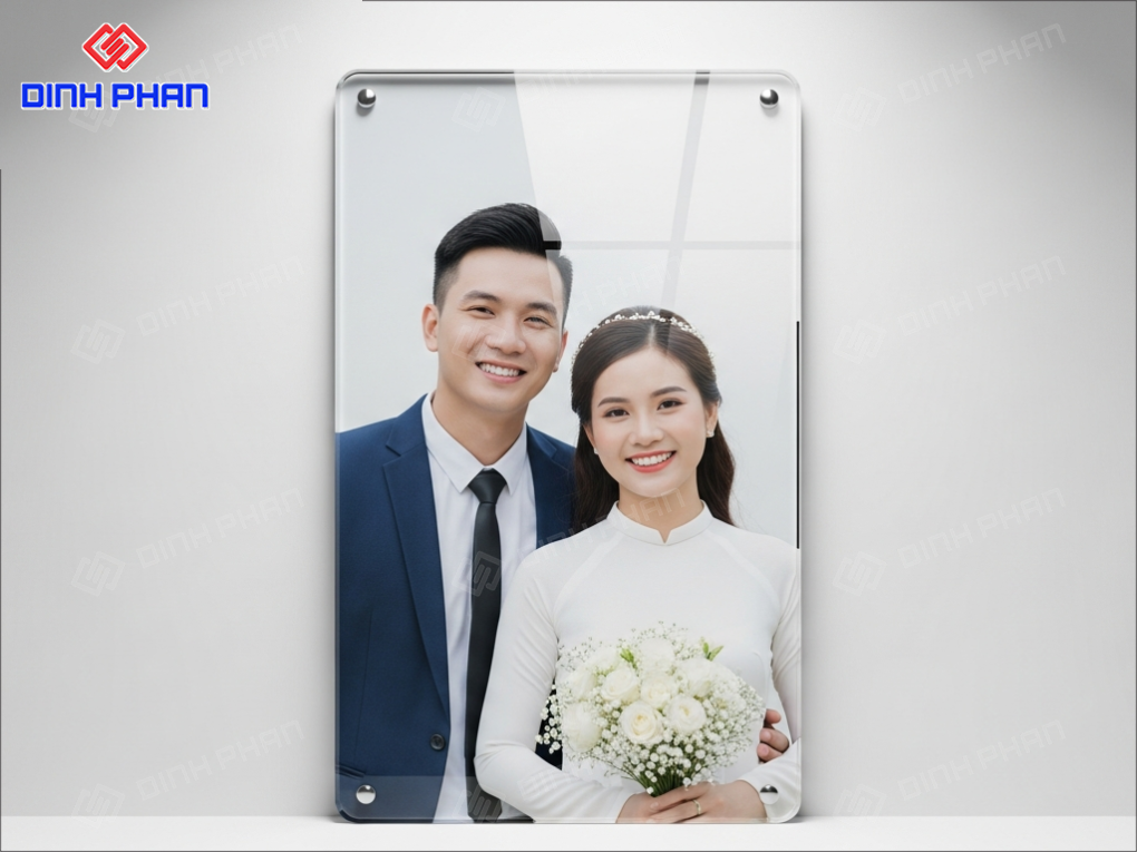 In tranh cưới BMT