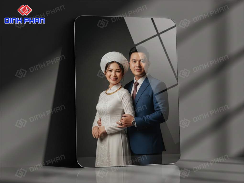 In tranh cưới BMT