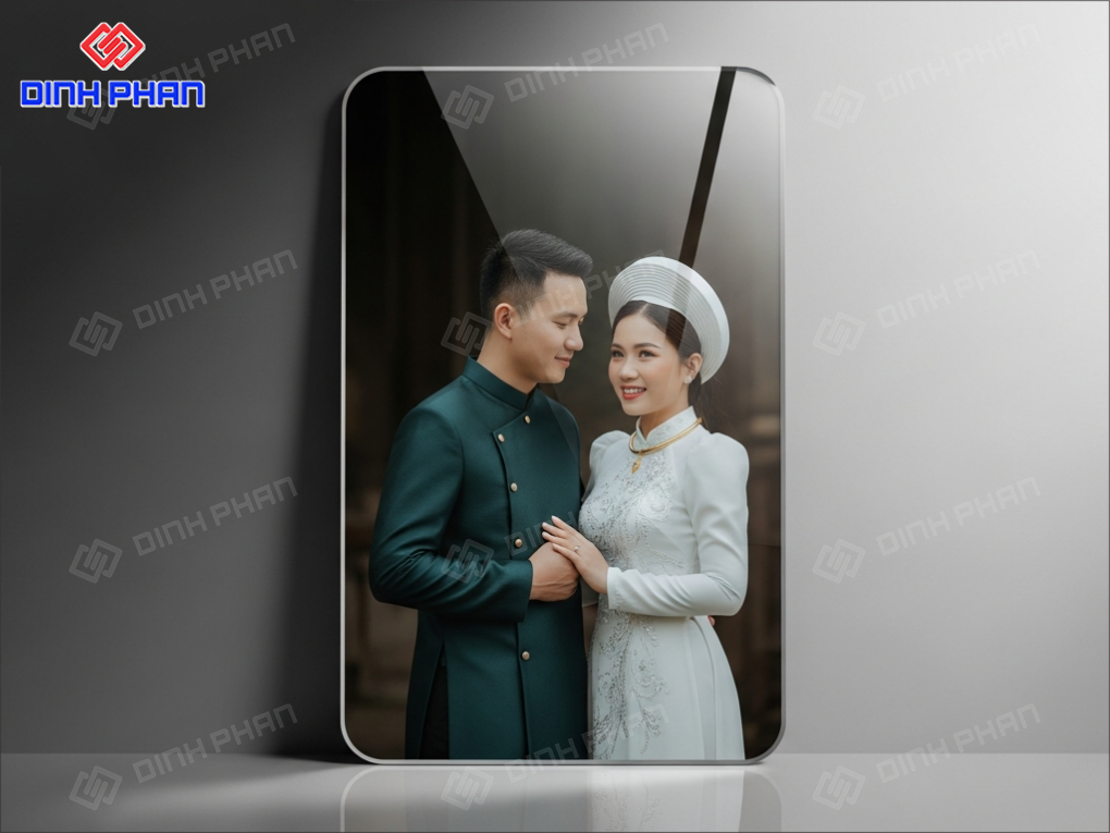 In tranh cưới BMT