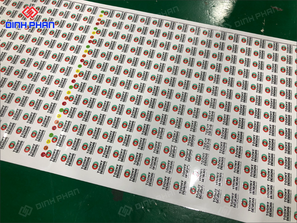 In UV decal Bình Định