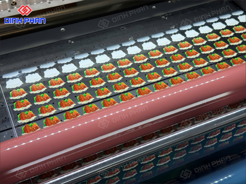 In UV decal Bình Định