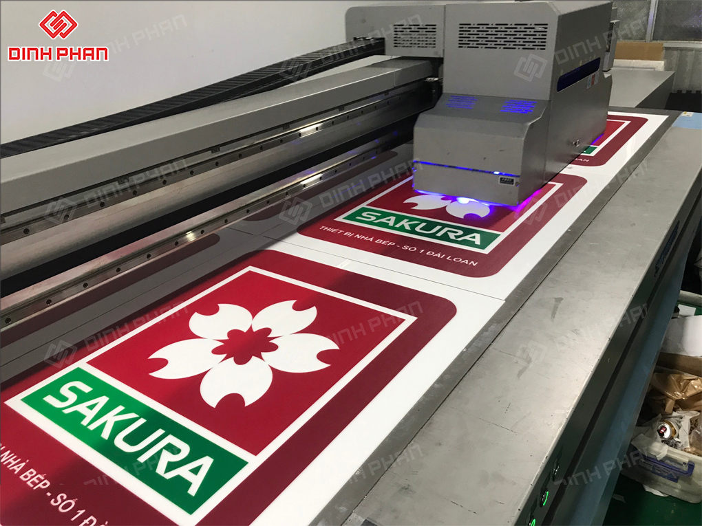 In UV phẳng Gia Lai hiện đại, sắc nét cho ấn phẩm, quảng cáo In UV mica hộp đèn