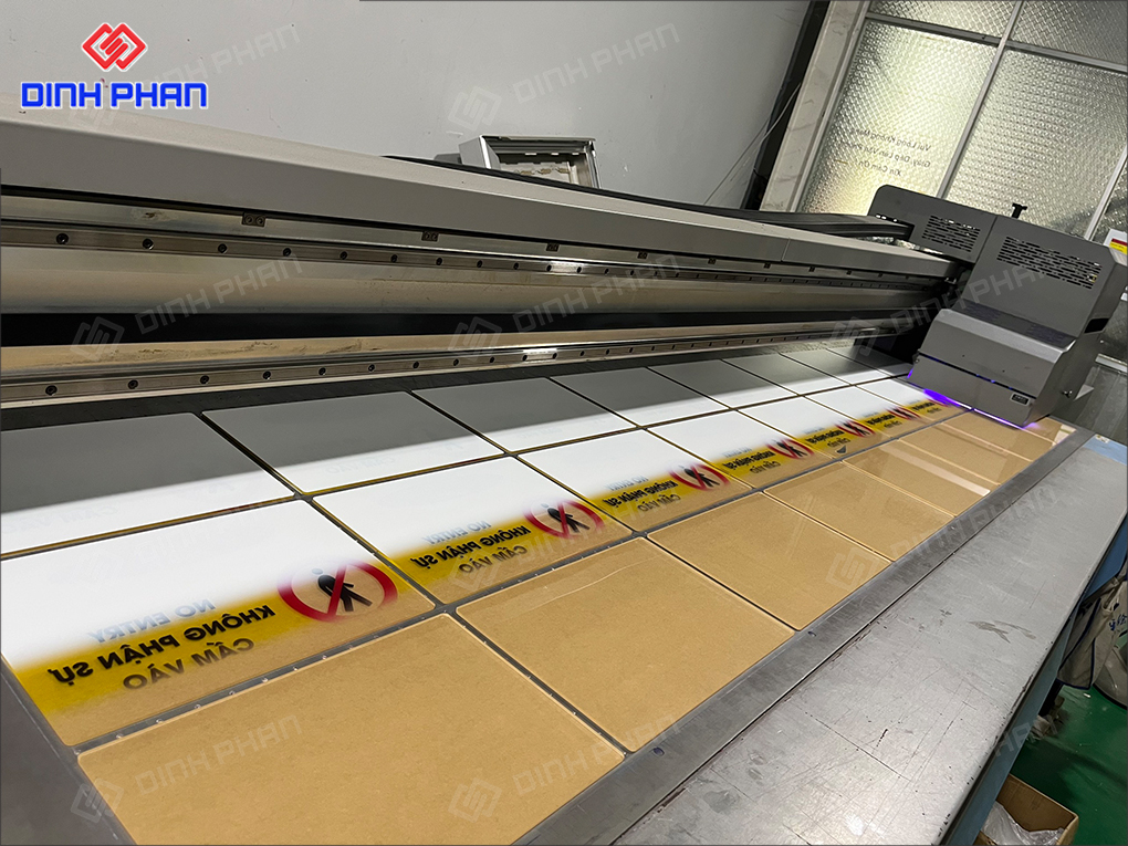 In UV phẳng Lâm Đồng hiện đại, đa dạng với nhiều vật liệu In UV phẳng mica