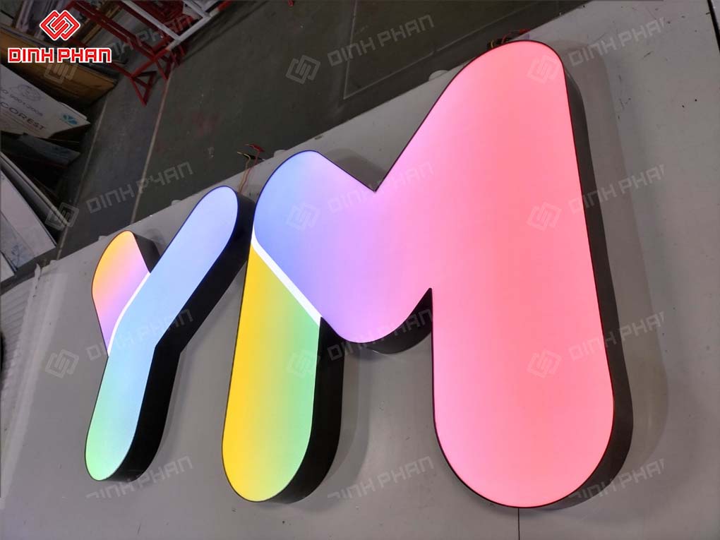 Mặt chữ mica in UV 