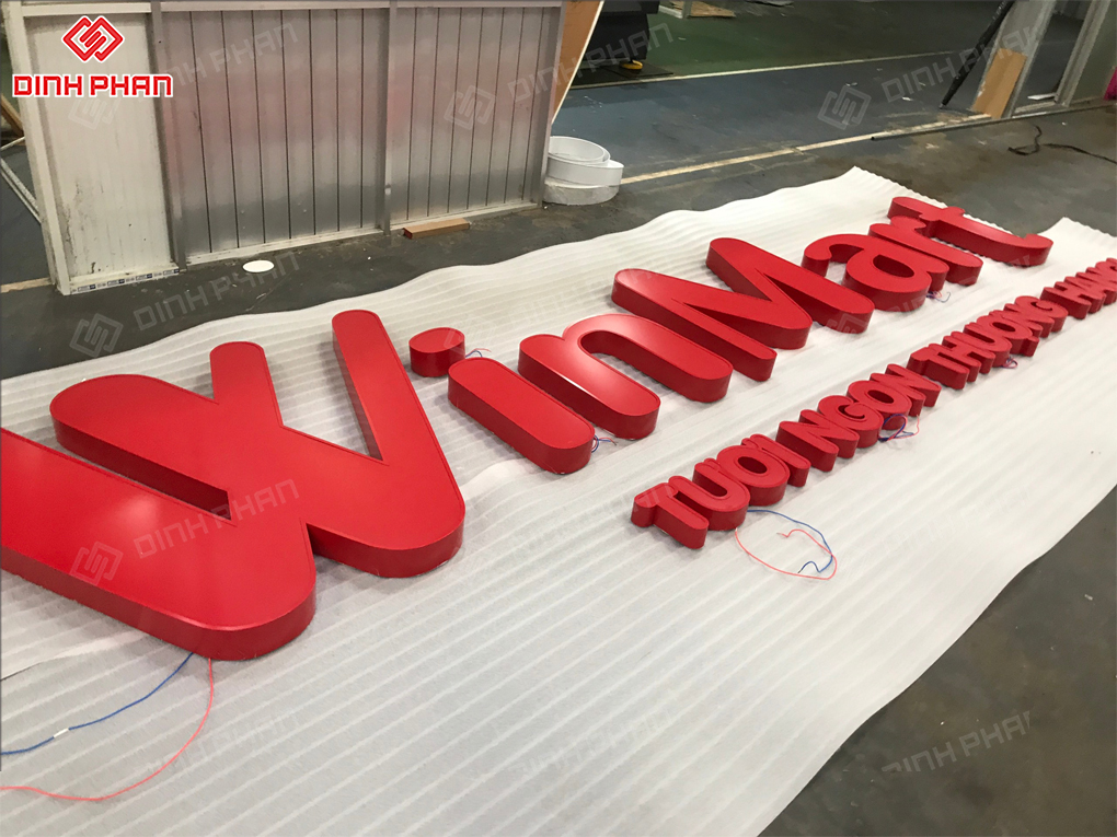 Bảng hiệu Winmart chữ inox sơn 