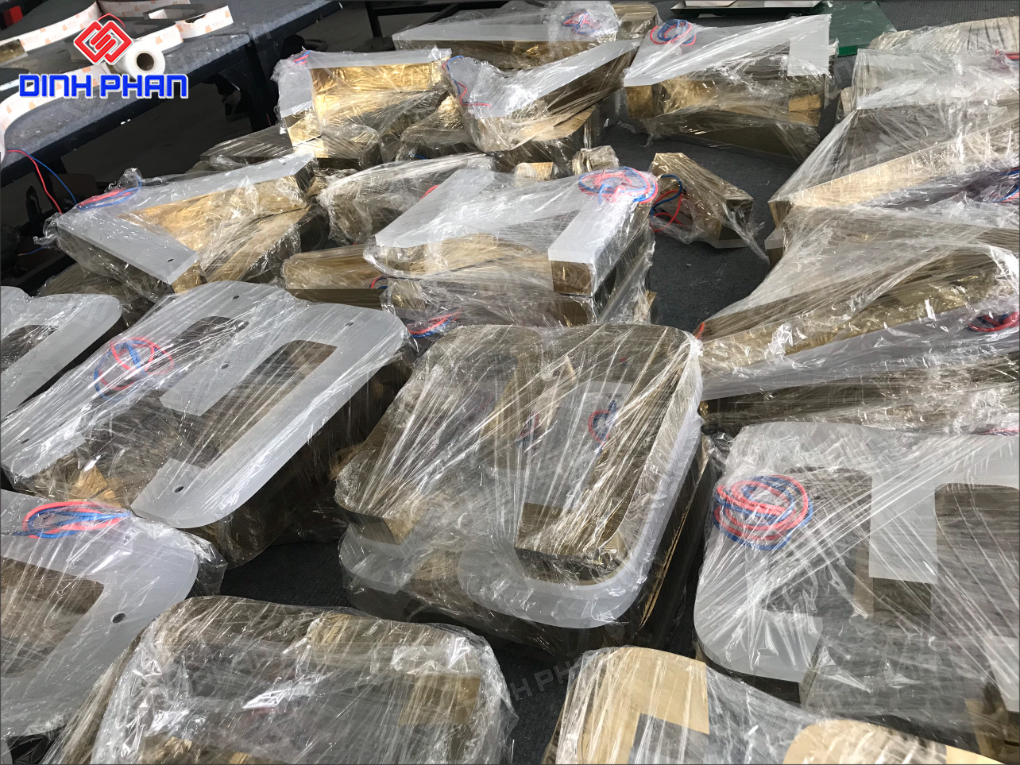 Làm chữ inox vàng gương BMT theo yêu cầu, giá rẻ Làm chữ inox vàng gương BMT