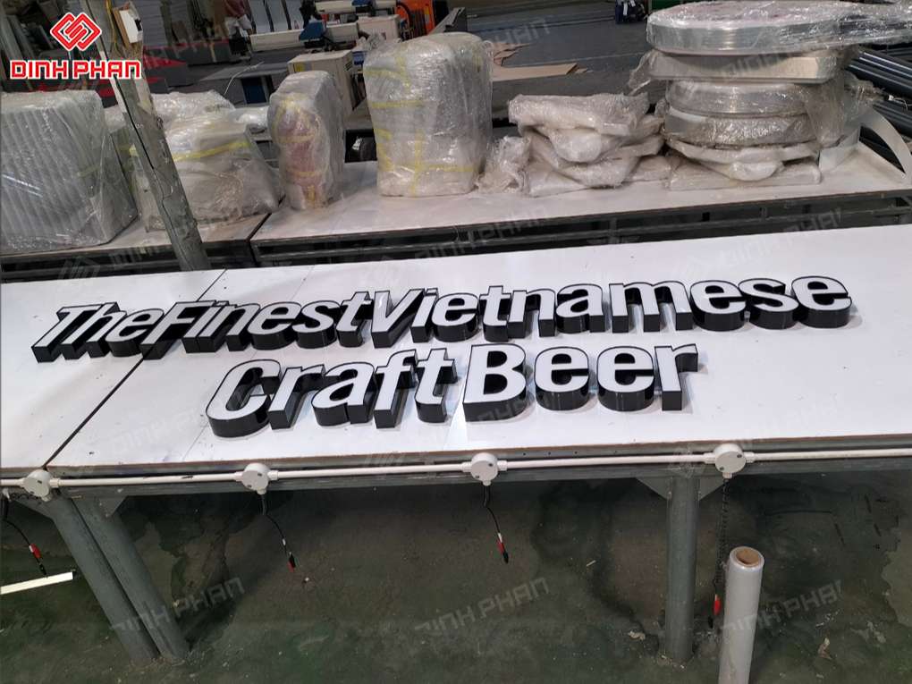 Bảng hiệu hàng quán