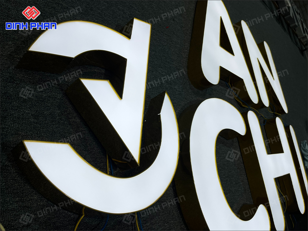 Gia công chữ nhôm Nha Trang bền đẹp, chất lượng cao Chữ nhôm mặt mica sáng đèn