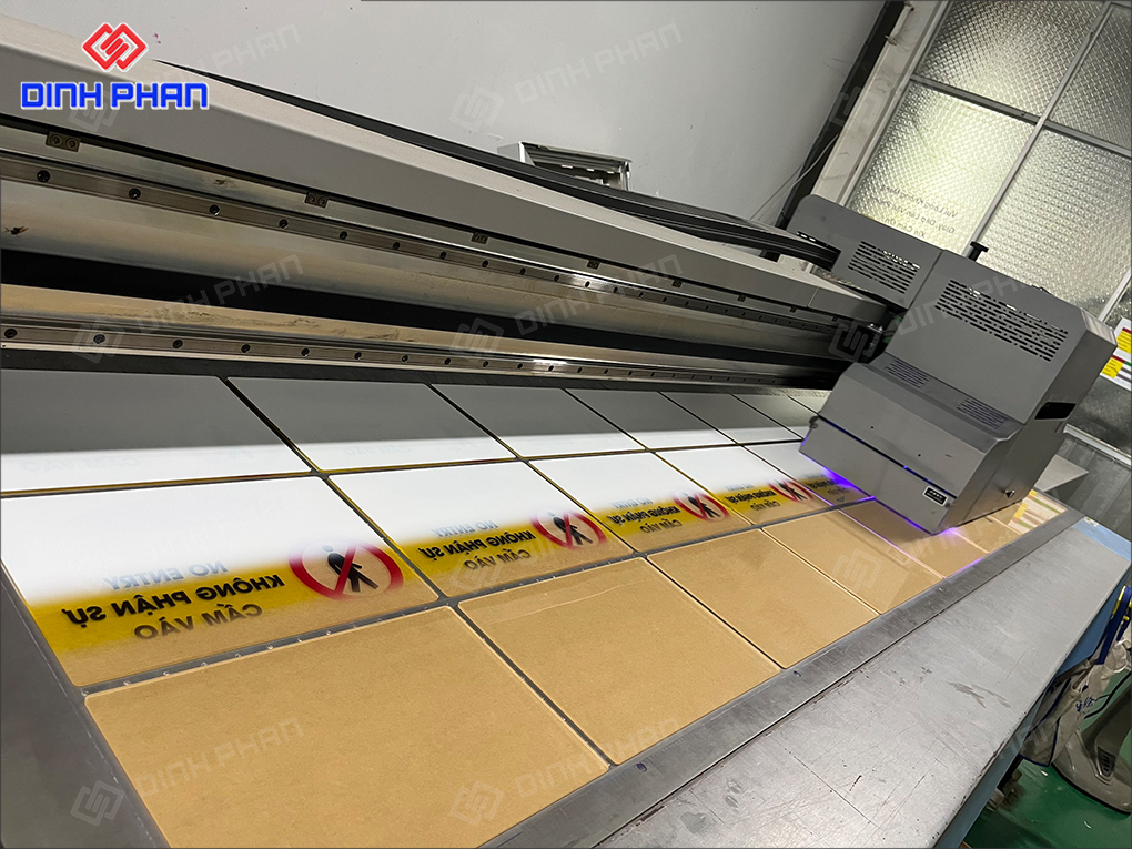 In UV phẳng Đắk Nông đa dạng, hiện đại với chất lượng cao In UV trên mica trong suốt
