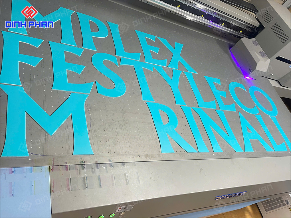 In UV mica sau khi gia công cắt CNC