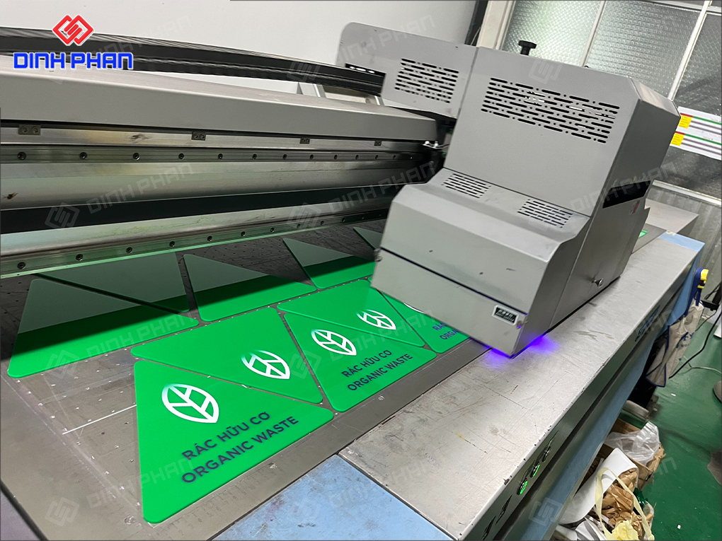 In UV mica Phú Yên cao cấp, bền đẹp cho quảng cáo hiện đại Bảng thông tin