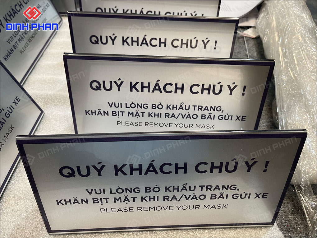 In UV phẳng Khánh Hòa sắc nét, hiện đại Bảng thông tin để bàn