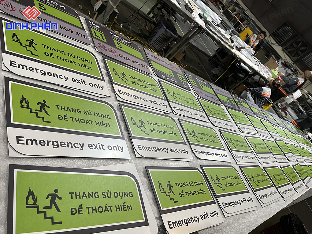 Biển báo in alu số lượng lớn