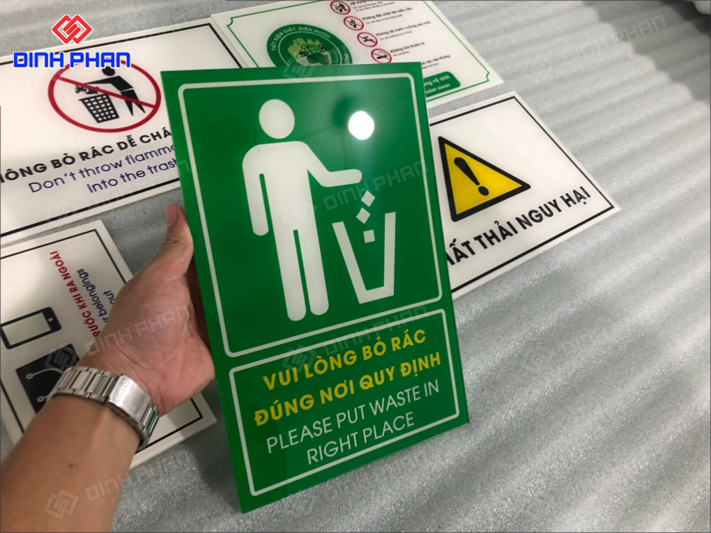 In UV trên mica tại Buôn Ma Thuột