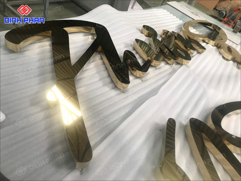 Chữ inox vàng gương 