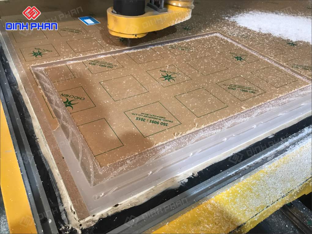 Gia công cắt CNC BMT