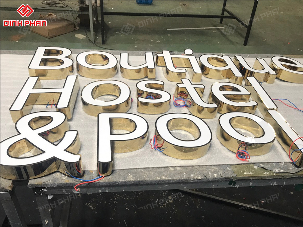 Bảng hiệu cửa hàng